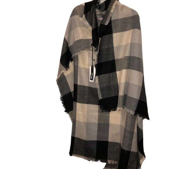 Fullah Sugah NEW NWT black cream Large form Buffalo plaid check Shawl - Picture 1 of 3